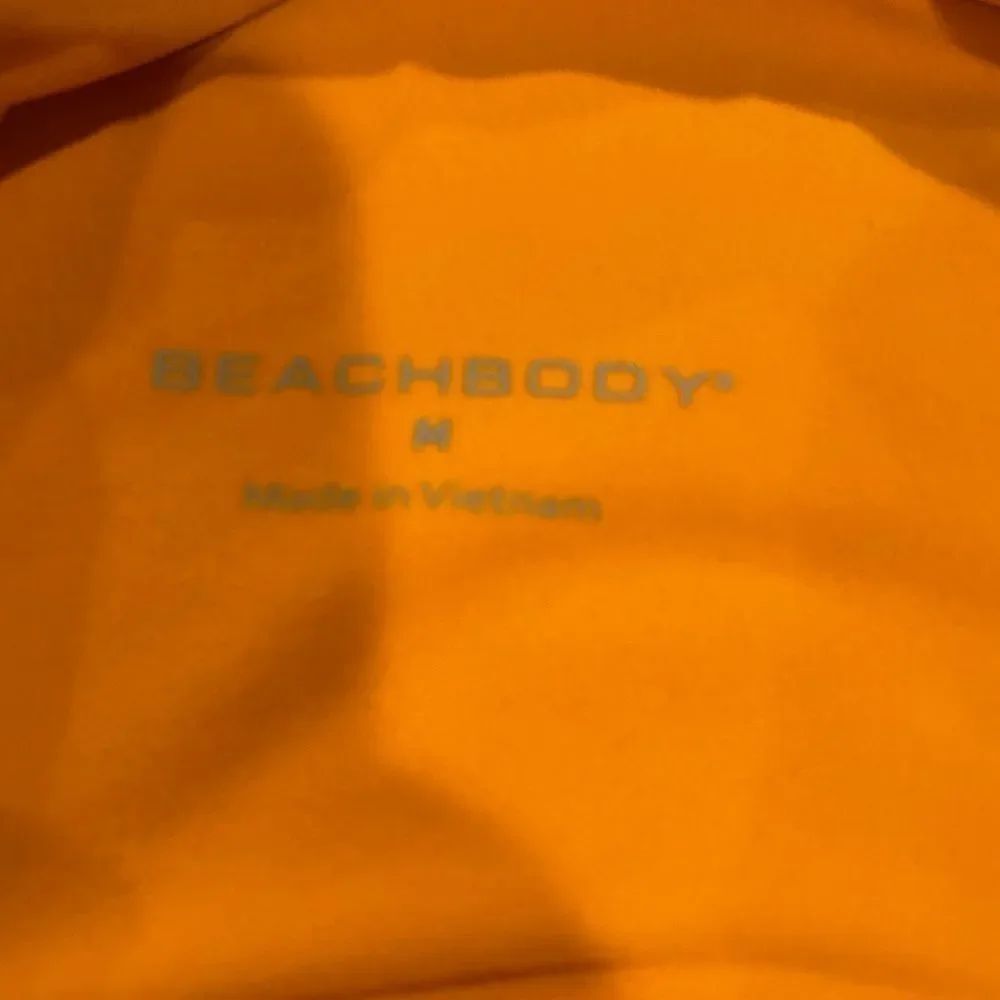 Beach Body Tank Top Size Medium - Picture 8 of 12